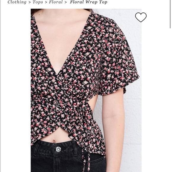 Honey Punch floral wrap cut out top - Picture 7 of 7